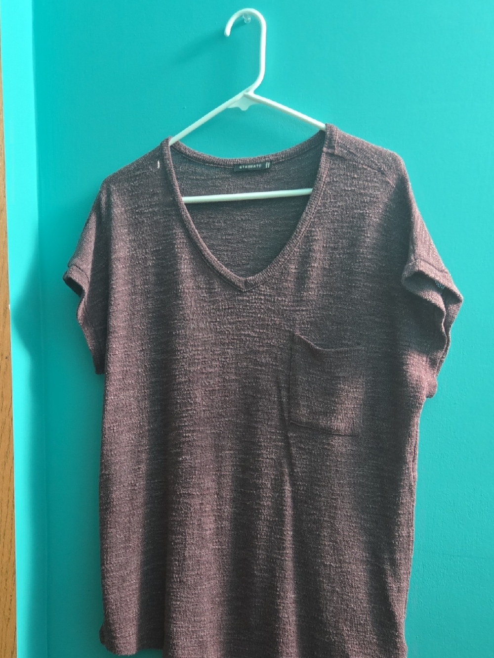 Everyday V-Neck Pocket Tee - Plum